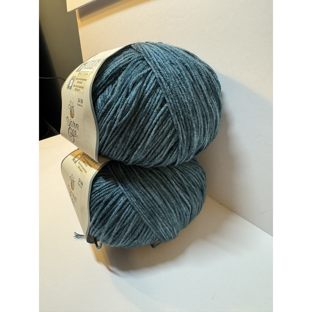2 Cakes Yarn Bee Soft & Sleek Yarn - Peacock - Picture 2 of 4